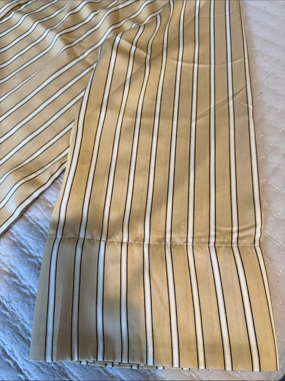 Elie Tahari Smartly Styled Striped Silky Button-Up Blouse Tan & White Med NWT